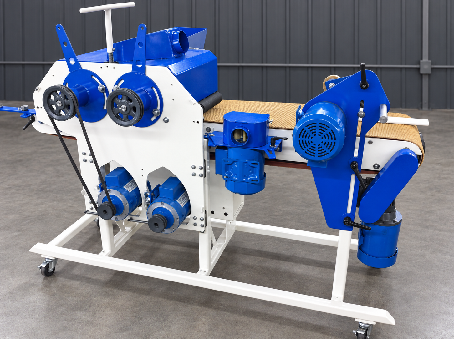 Assemblage industriel bleu et blanc réalisé par RJL